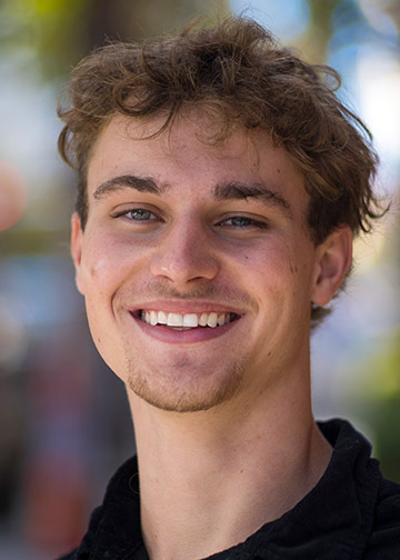 Zac Clark Headshto Zac Clark Headshot